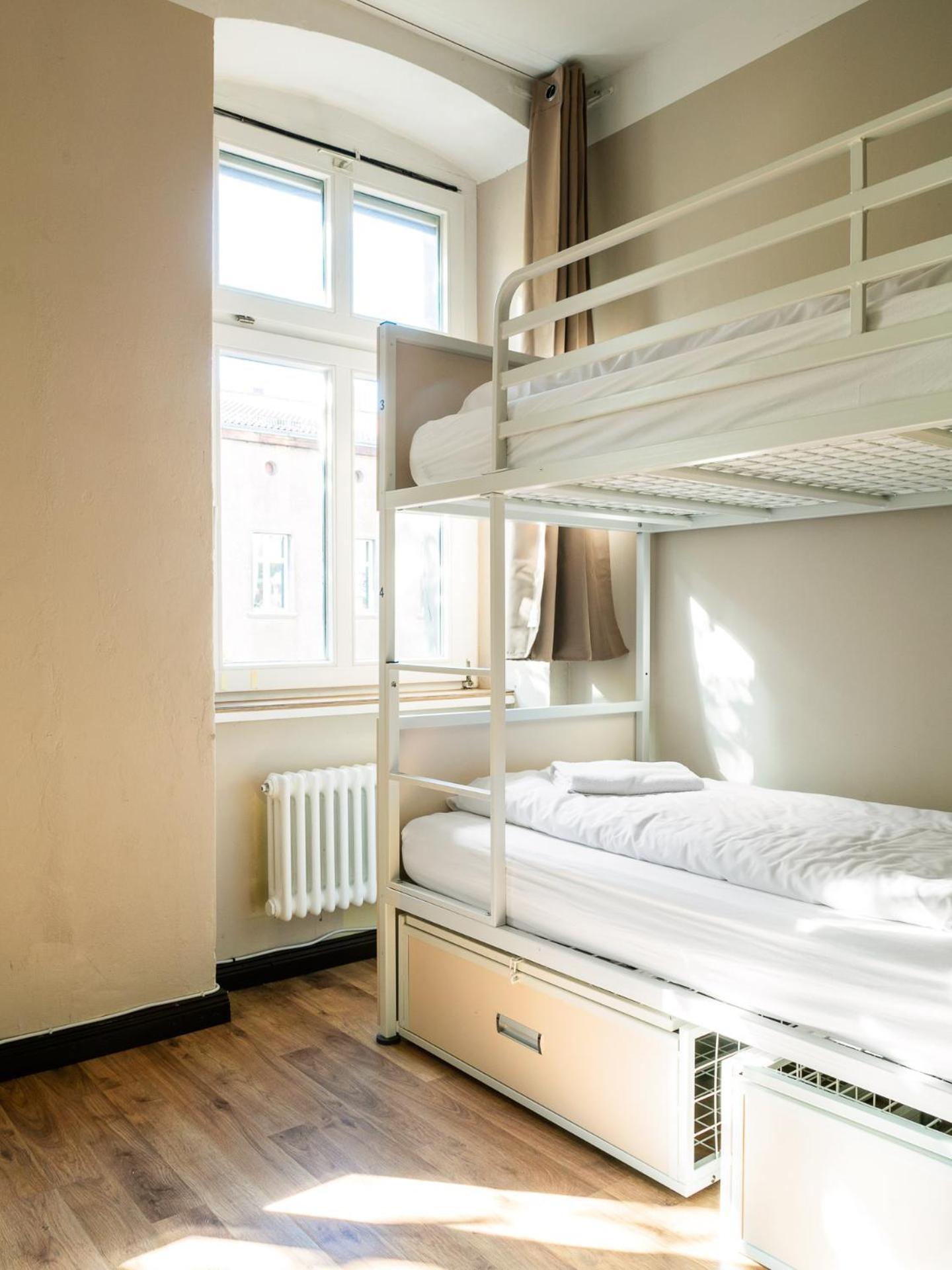 Bed 4-Bed Mixed Dormitory Room