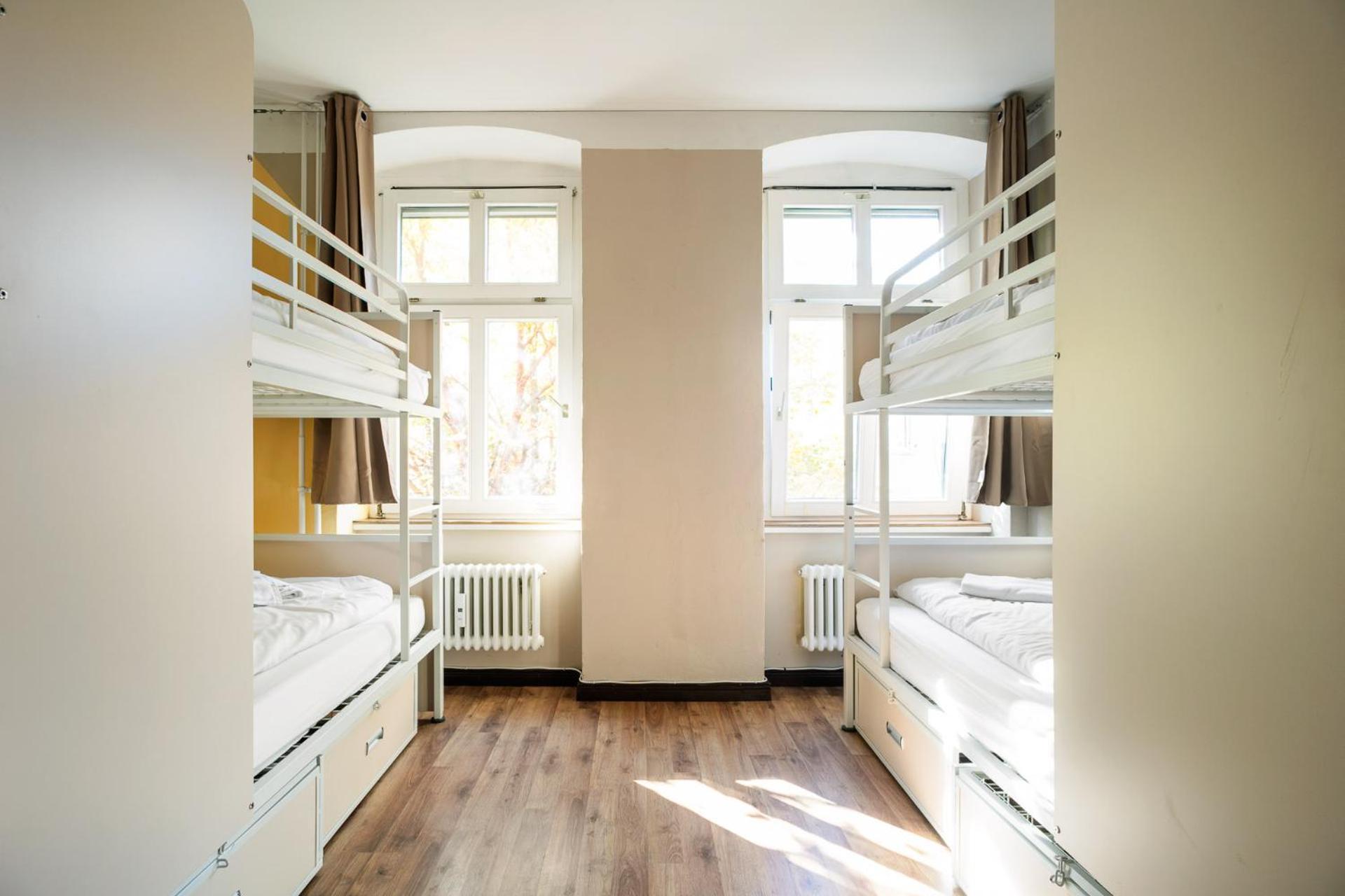 Bed 4-Bed Mixed Dormitory Room